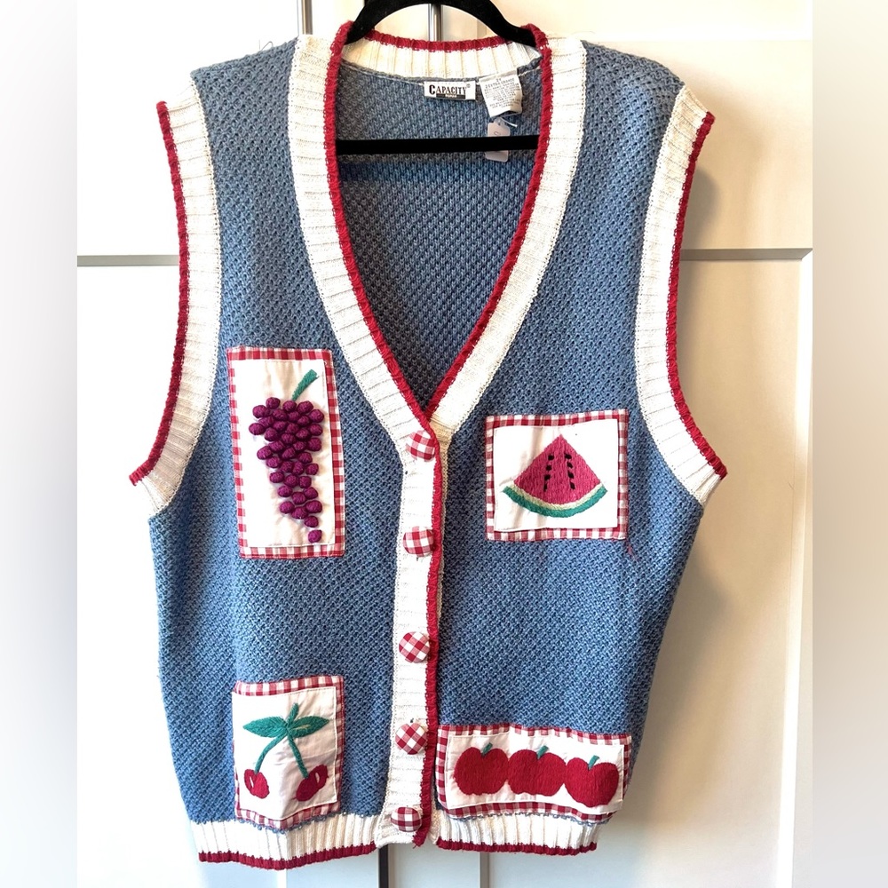 Adorable vintage fruit knit sweater vest